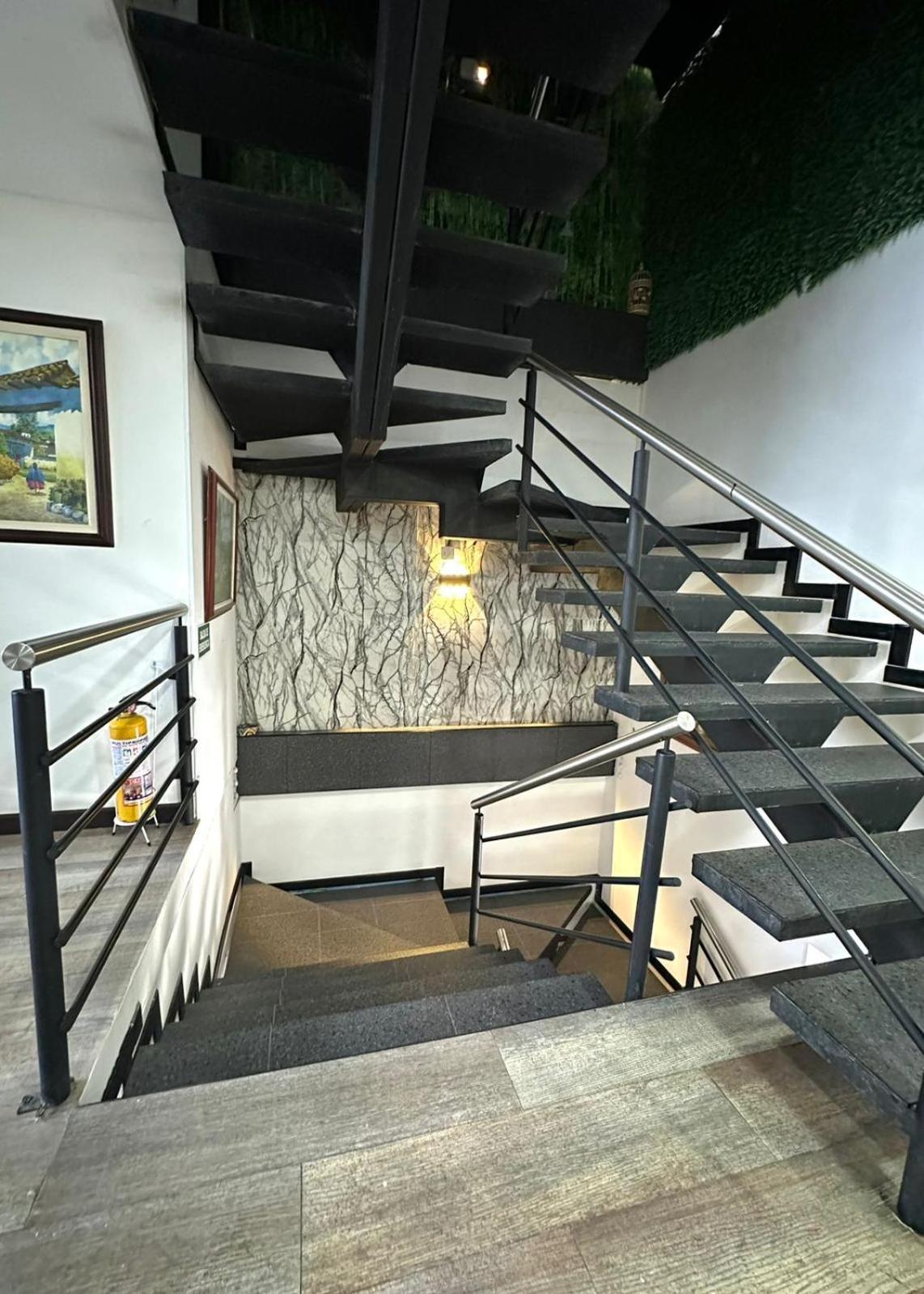 Hotel Los Maderos كالي المظهر الخارجي الصورة