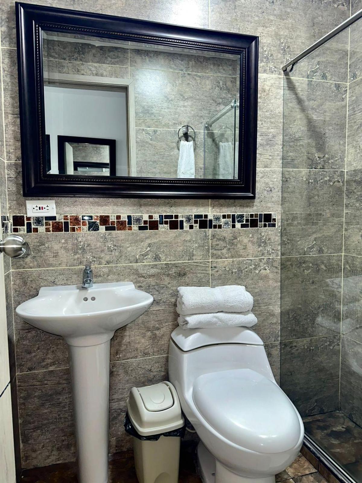 Hotel Los Maderos كالي المظهر الخارجي الصورة